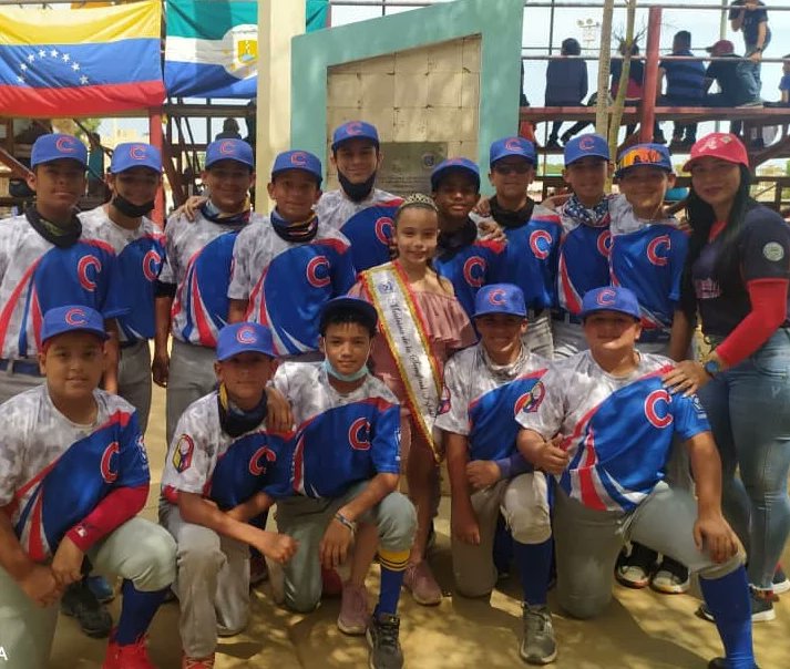 pequenasligasve's tweet photo. Sierra Maestra es el rival de Cacique Mara en la semifinal infantil
El elenco de la Pequeña Liga Sierra Maestra dominó el encuentro de este viernes #11deMarzo ante Coquivacoa con pizarra de 5-4 y de esta manera pasa a jugar la final de la #SemifinalInfantilZulia 🧵 https://t.co/5CyGbsW5Ji