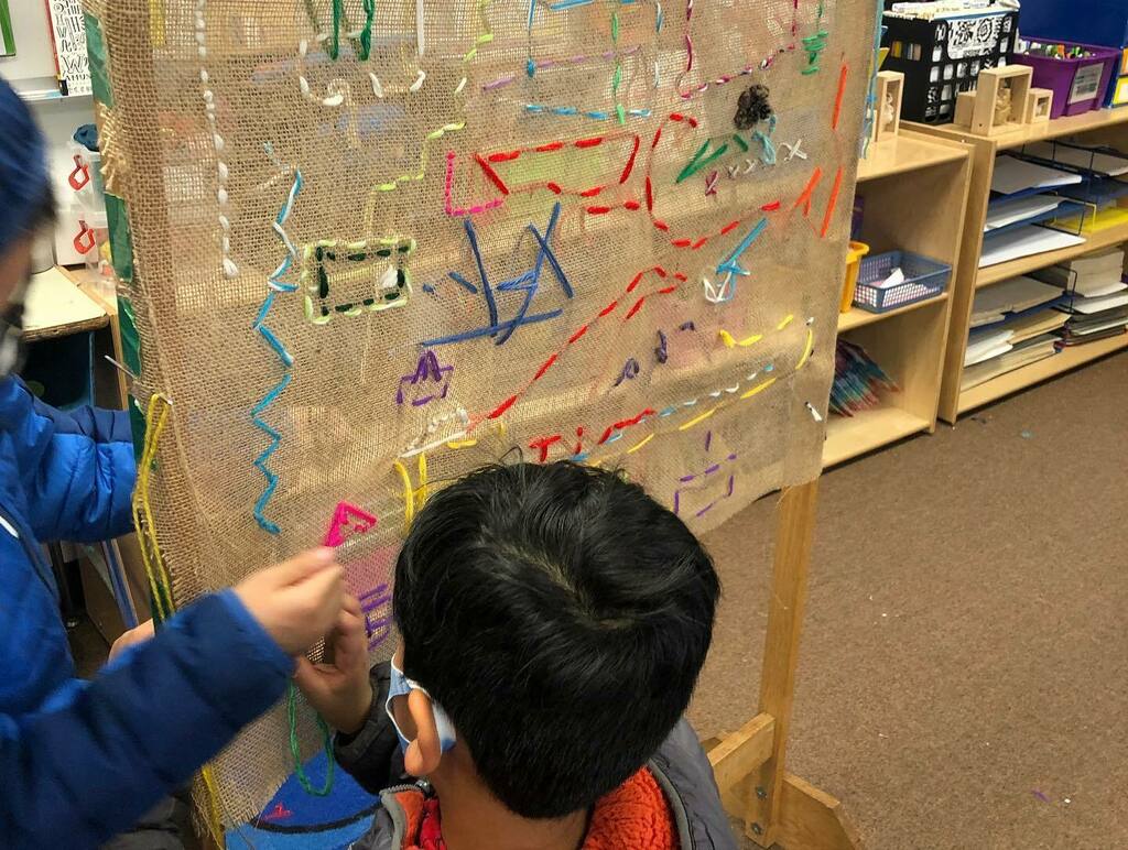 ConantArt's tweet photo. We’ve started learning about embroidery in grade 2. Second graders are practicing their stitches in our collaborative skill builder before choosing to start their own burlap embroidery. https://t.co/tyTeqfBXkC https://t.co/rUVOKJkV8O