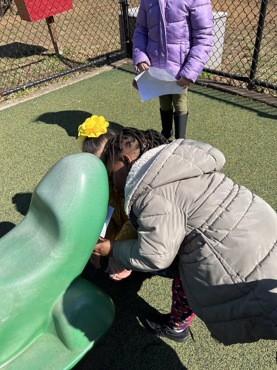 Ss have been drawing different maps-(e.g., house/neighborhood). This Fun Friday Ss used critical thinking &amp; problem solving skills to find a corresponding key on the map which unlocked ‘treasure’- meaningful &amp; engaging learning! <a href="/FCPSPreKEHS/">FCPS PreK & Early Head Start</a> #CPESBelieves