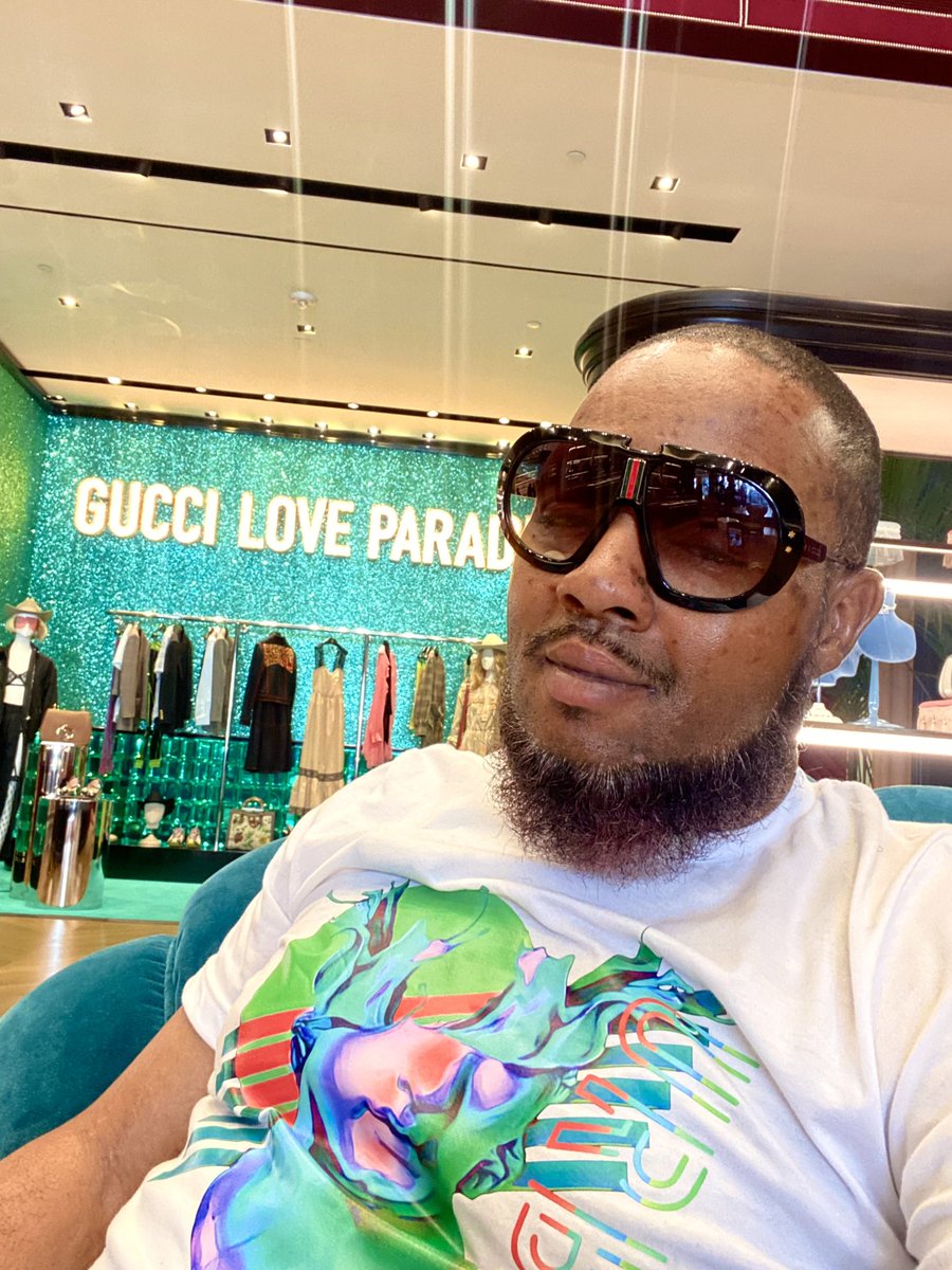 MODIGGA09's tweet photo. Gucci store on Rodeo Dr https://t.co/g9J8QDBiWM