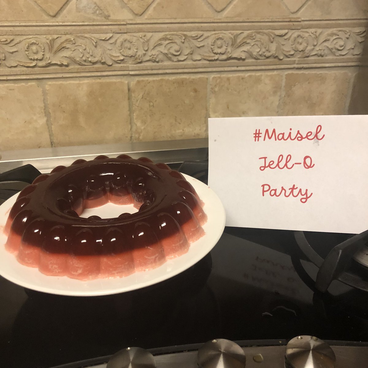 It’s a #MaiselJelloParty and a #MaiselWatchParty for <a href="/MaiselTV/">The Marvelous Mrs. Maisel</a> on <a href="/JoinRemarkist/">Remarkist</a> tonight! 8 p.m. eastern!