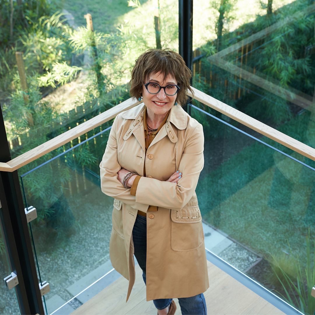 LaurieWoolner's tweet photo. GRAND SLAM! SOLD $4,340,000 in 5 Days 2115 Glyndon Avenue | Venice 5 Bed | 5 Bath | 3,858 Sq. Ft. Living | 5,783 Sq. Ft. Lot Salt-water Pool/Spa 
Don’t Sell Before Calling Tiny But Mighty! 🌴💦☀️
#losangelesrealestate #luxuryhomes https://t.co/p61aQ5qoos