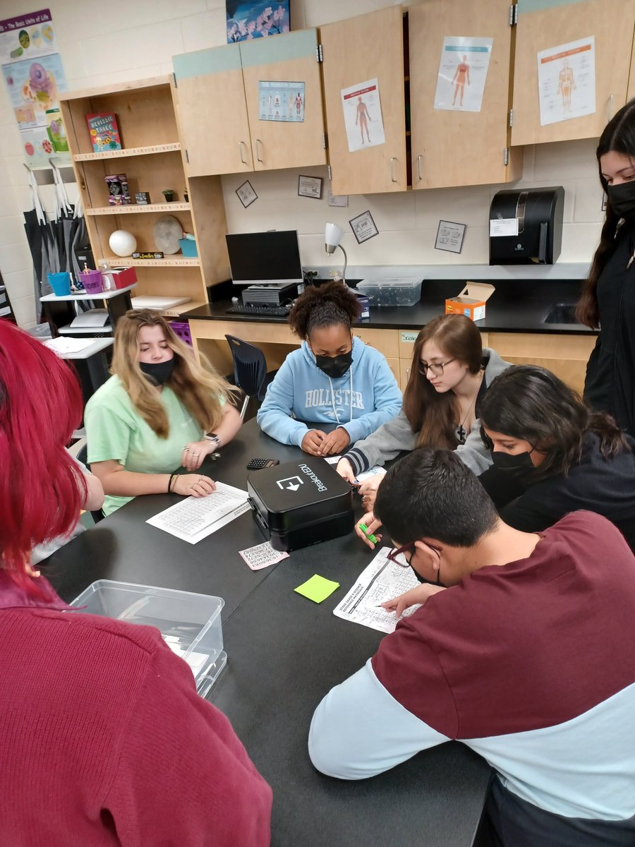 Mrs. Ramirez tweet media