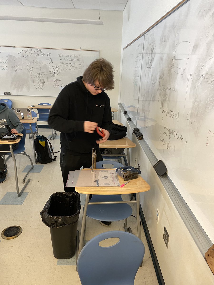 frc5752's tweet photo. A week until competition in Reading! https://t.co/oCvfZVW6Za