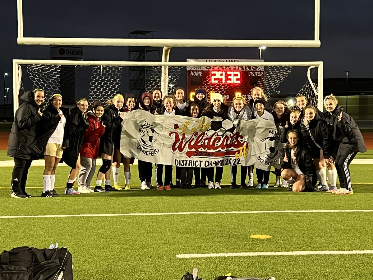 BrewerBunch212's tweet photo. #mylittlegoldfish told me back in December they wanted to be undefeated District Champs. They worked towards that goal ever since and achieved it today, a perfect record in district. Proud of their hard work, perseverance and grit to get here. #proudcoach #thewindcanstopnow https://t.co/vhkewu89WM