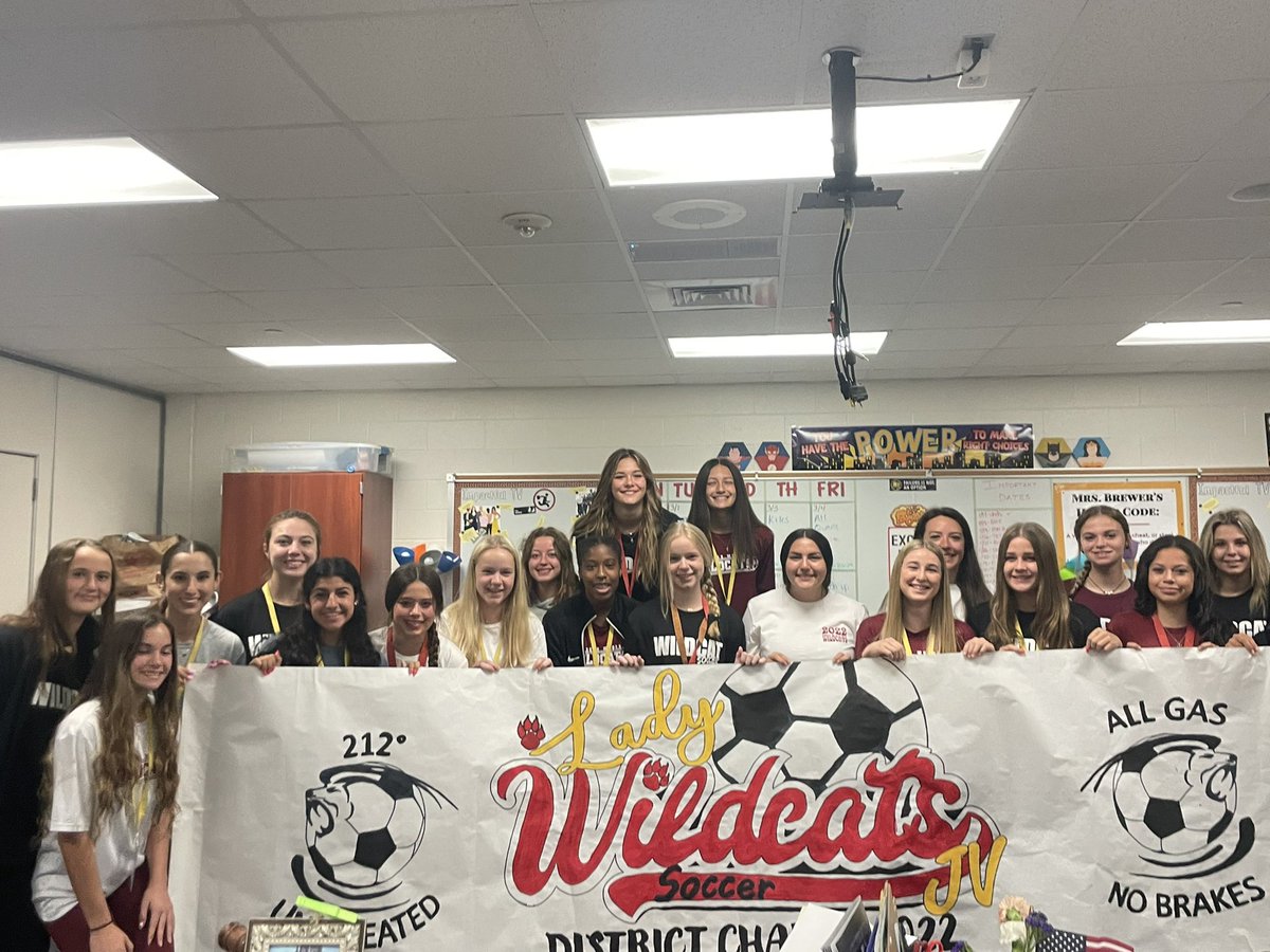 BrewerBunch212's tweet photo. #mylittlegoldfish told me back in December they wanted to be undefeated District Champs. They worked towards that goal ever since and achieved it today, a perfect record in district. Proud of their hard work, perseverance and grit to get here. #proudcoach #thewindcanstopnow https://t.co/vhkewu89WM