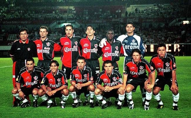 . <a href="/AtlasFC/">Atlas FC</a> en el estadio Monumental de Argentina para enfrentar a River Plate en Copa Libertadores, marzo del año 2000.