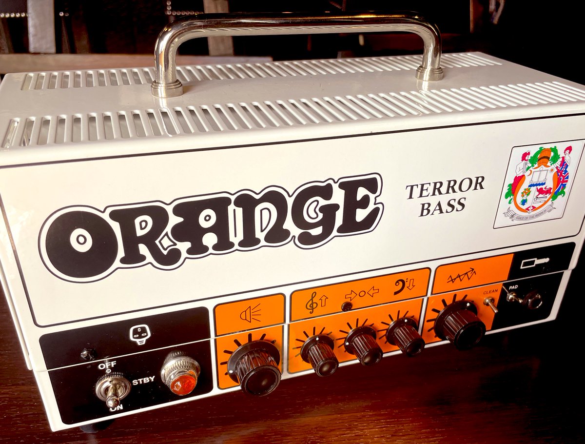 junxjun46's tweet photo. 交われ世界線ツアー大活躍中のORANGE TERROR BASS 500。素晴らしいアンプです!
#ORANGE
#TERRORBASS
#ベースアンプ
#ベース機材 https://t.co/SSmnMwjXKj