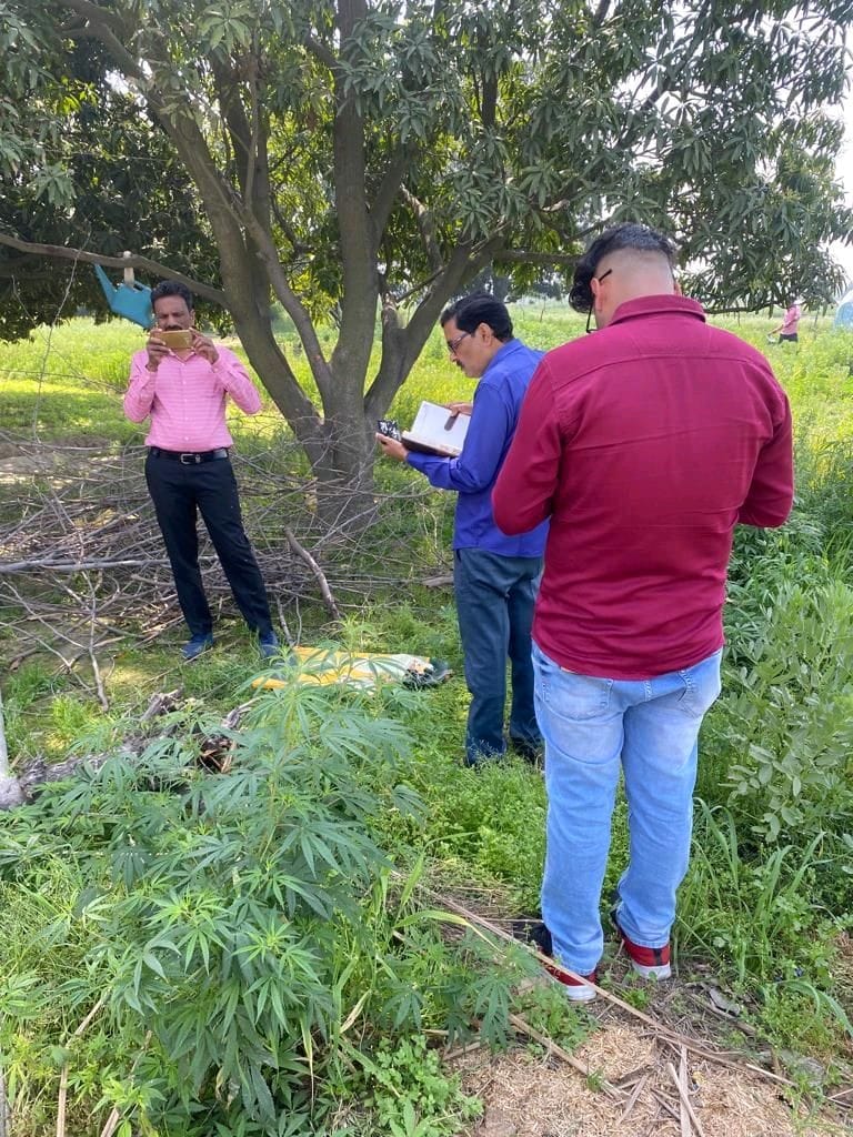 TilaConsultants's tweet photo. Project team of @OfficialGNIDA being assisted by Team @TilaConsultants for possession of land in Villages- Bhanauta, Kailashpur and Kheri (#UttarPradesh ) https://t.co/HJfOdItrhQ