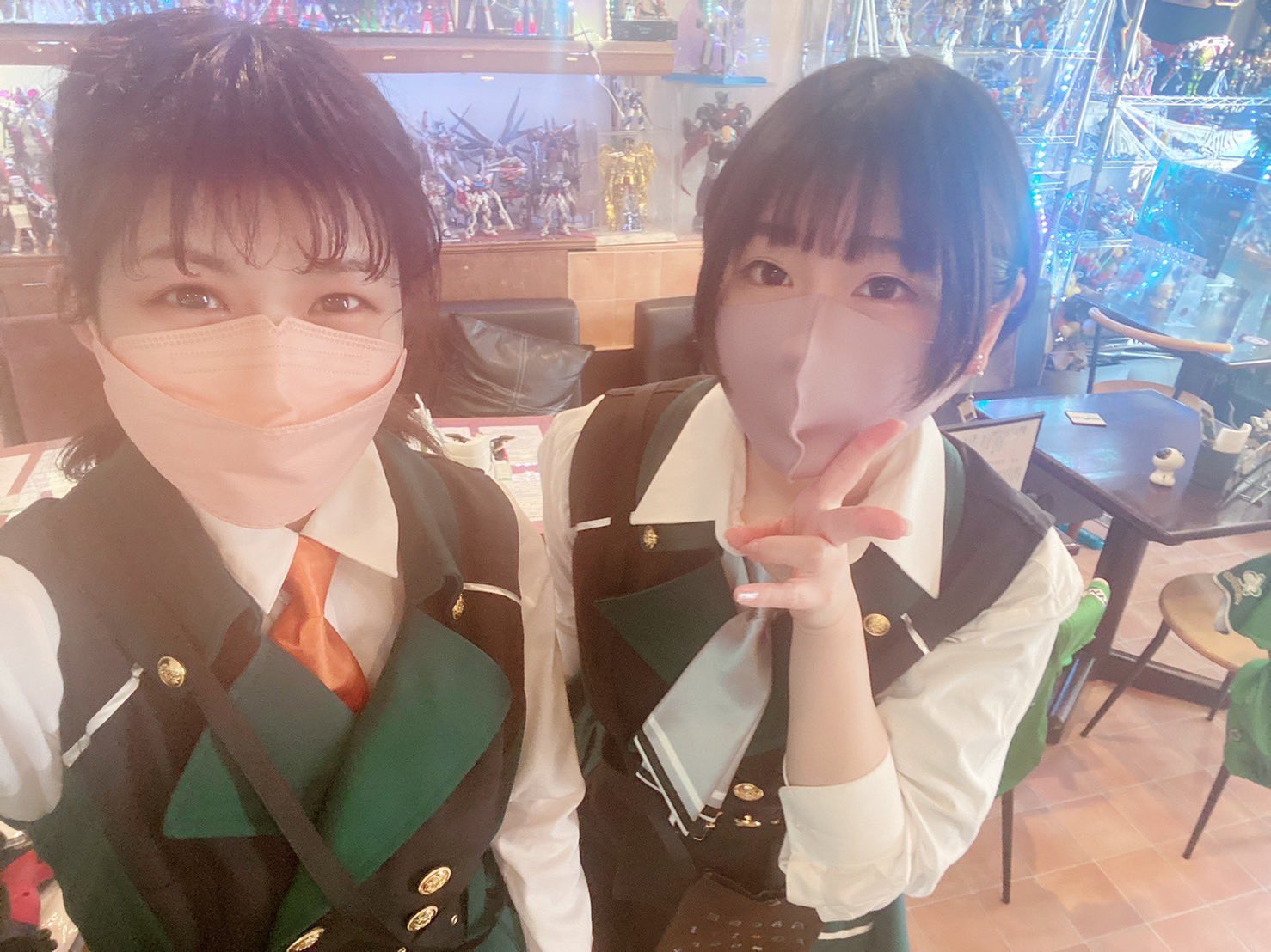 秘密基地酒場robo太 ななみです 今日から新衣装です かぁいいよぉぉぉ Robo太18周年だし にしし誕生日だし お祝いのラッシュだぁ わぁーーーーめでたいーーーー Robo太 オタク居酒屋 代々木 新宿 T Co Bukxaniimb