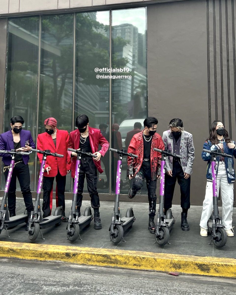 ShiningStell's tweet photo. Wahhhh! Scooter Boys with @nianaguerrero 😍

@stellajero_ @imszmc @JoshCullen_s @keun16308352 @jah447798 

From Ken’s IG Story! 🔥

@SB19Official #SB19
#Bazinga_SB19 is my hype song! https://t.co/Tg7i9O68xO