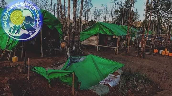 pzl_jourlm's tweet photo. A half of nearly 200,000 victims has urgently suffered from the water scarcity in most IDP camps of #Karenni state. Junta group has inhumanly banned all transport ways to Kayah state and the water lacking is worse for refugees day by day under very hot weather. 

#2022Mar12Coup https://t.co/4VGfY0Prkl