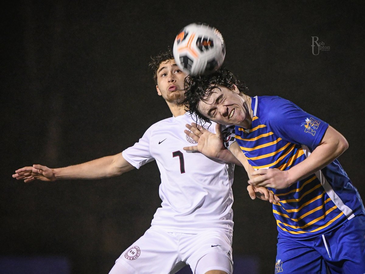 photobyrob1's tweet photo. Rainy night on the pitch @ Bob Jones Stadium as @FMHS_Soccer battled Rock Hill. The Yellow Jackets took a 3-0 lead then held off the Bearcats 2nd half comeback bid. #rupsports @dwayne_hartsoe @RHHerald_Preps @FortPrep @schsl https://t.co/FI7PKU8PuS