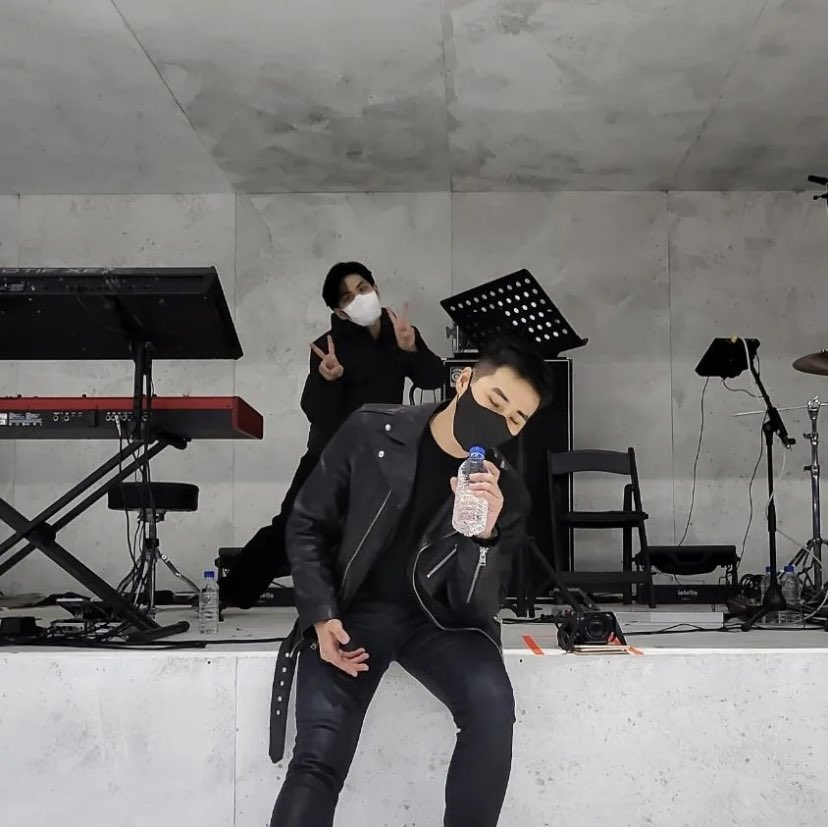 [IG UPDATE] #YoungK via instagram (from_youngk) 11.03.2022

"🎤"