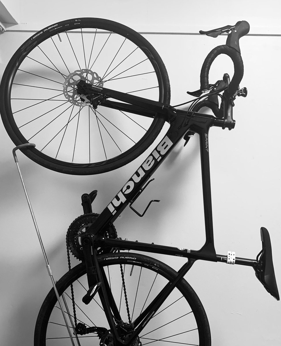 asumachanoru's tweet photo. 久しぶりのサイクリングに行ってきます！
#ロードバイク
#サイクリング
#Bianchi https://t.co/WUrbx0yDKg