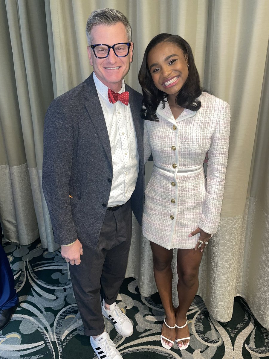 SaniyyaSidney's tweet photo. @marcmalkin SO fun seeing you today! #AFIAwards #alwaysdapper https://t.co/Fr8TkCfsvX