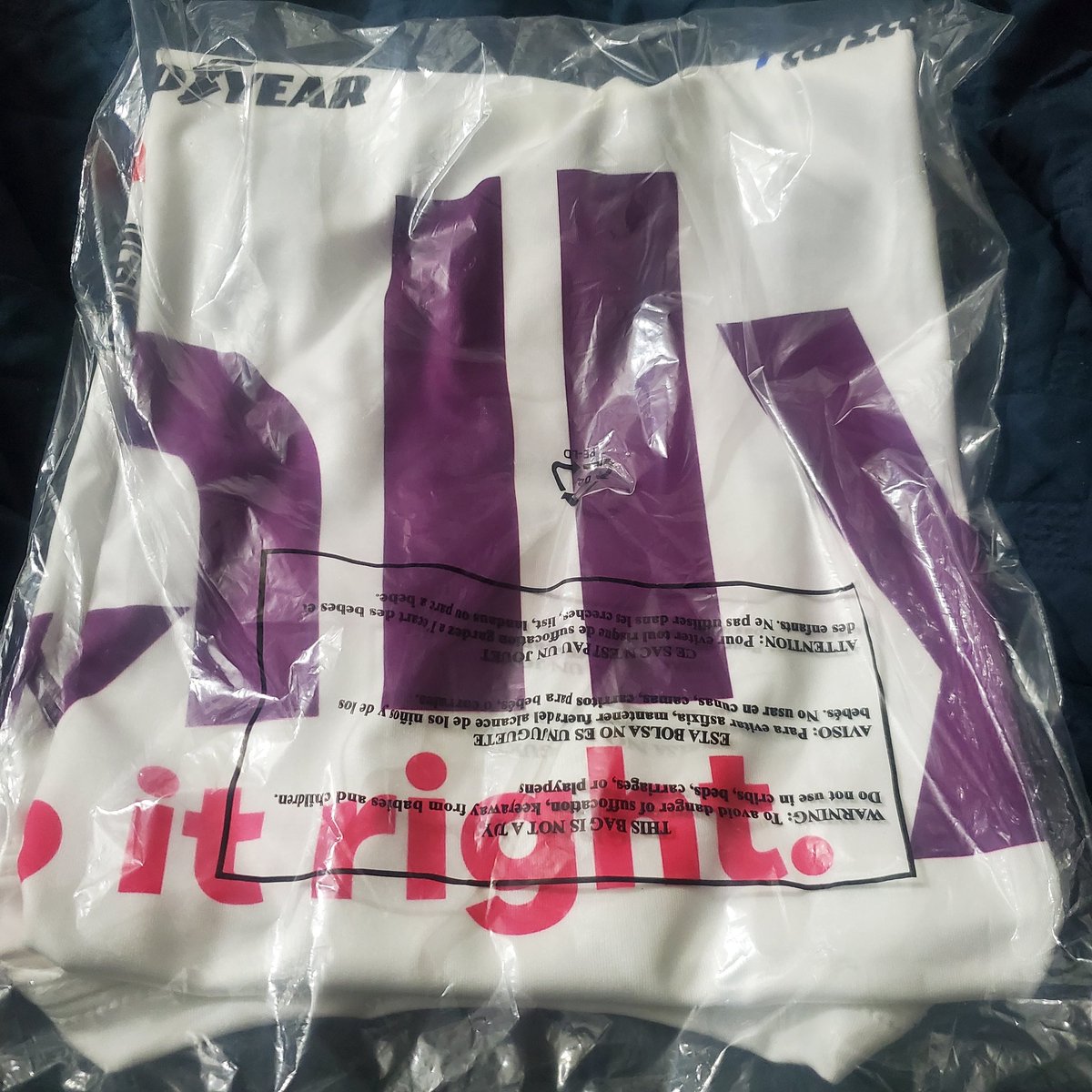 smokecarbon13's tweet photo. 🚨 GIVEAWAY🚨
Haven't done a giveaway in a good while. I got an extra shirt and so I'm giving away this awesome @Alex_Bowman @Ally @allyracing 2022 Crew Shirt. Follow and retweet this and will pick a winner this sunday during the @RuoffMortgage 500 reaction stream. https://t.co/Yqv9BvRNJt