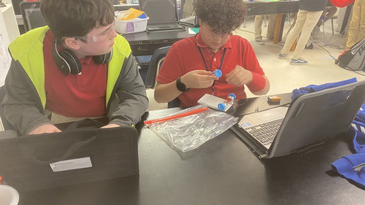AMSLCramerELA's tweet photo. WBIB students working on their Electric Vehicles (EV) and presenting them to the class. https://t.co/540qfemqFS