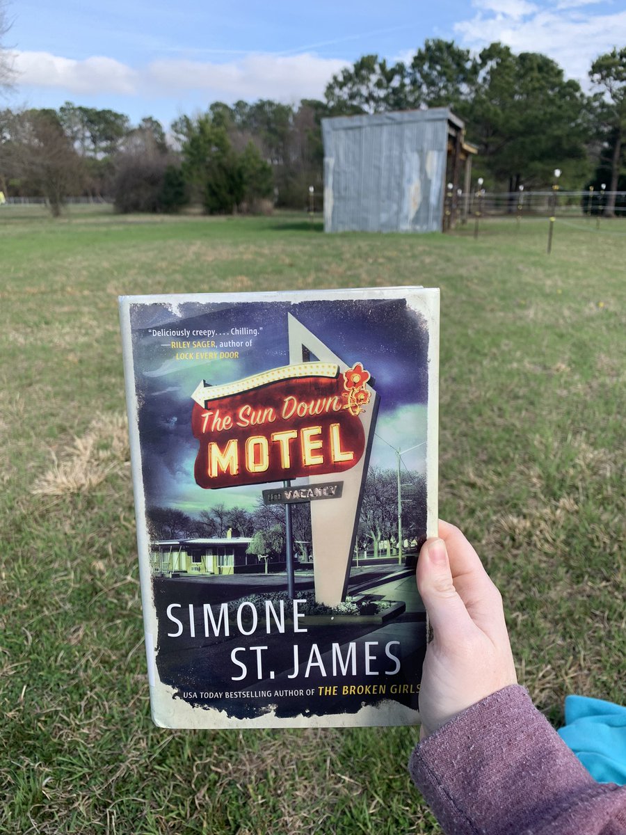 KaytlynSingell's tweet photo. My current read!! I’m also read The Book of Cold Cases which is by the same author. #BookTwitter #books #currentlyreading #horror #thrillerbooks https://t.co/VDUl948l7h