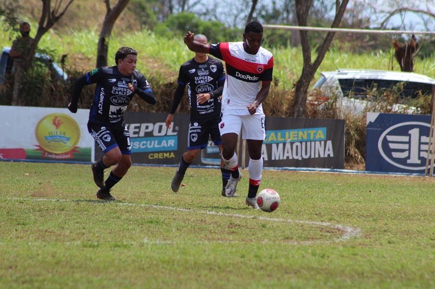 ldacr's tweet photo. Este viernes nuestra U-20 venció de visitante al Municipal Grecia 0-1 con anotación de Jossimar Gómez ❤️🖤🦁 https://t.co/y4tgs42j4D