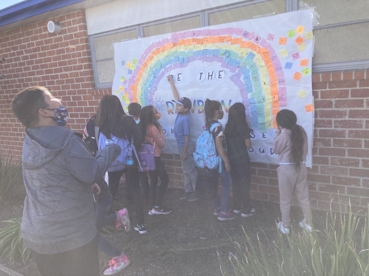 SchPsychNatalie's tweet photo. To SELebrate #SELday students wrote words of affirmation and kind messages to form a rainbow🌈. Having compassion and empathy for others is an essential part of Social Emotional Learning. @birneyERUSD @ooliverDLC @ElRanchoSchools https://t.co/Cb0582DJKS