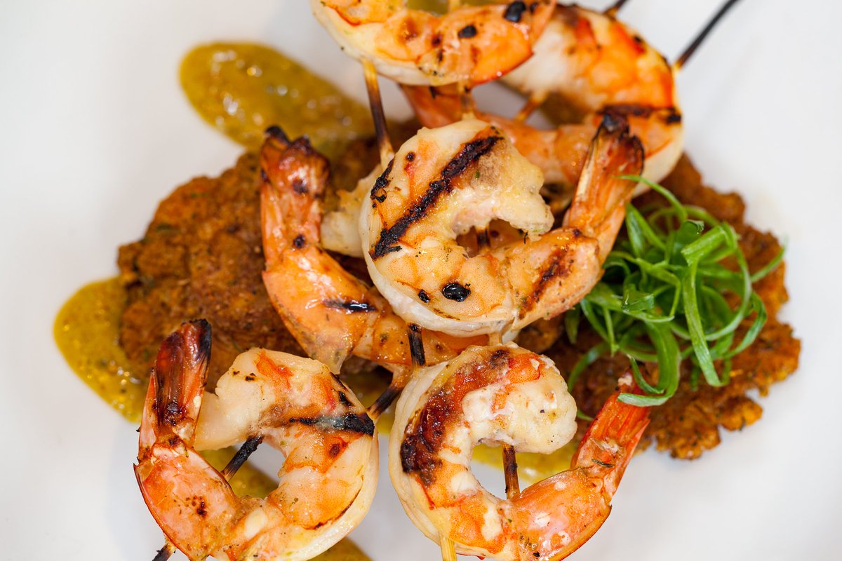 The sea may not be local... but John Gross & Company is, and they supply our seafood. That makes our Cubano Shrimp Kabob both #GloballyInspired and about as #LocallyGrown as seafood can be in Central PA. Ask for an order next time you're at One13 Social!

#Foodie #One13Social