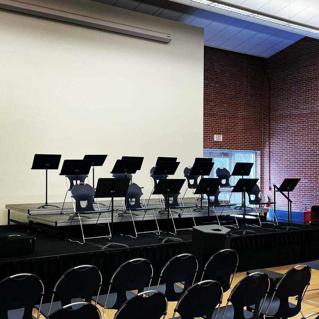 The calm before the storm. Clark Terry Jazz Festival tomorrow!!!! 🎺 🎷 🎹 🥁 🎶 #highschool #jazzband #festival instagr.am/p/Ca-9CyZrkde/