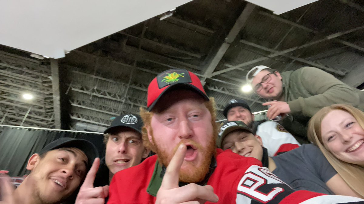 BradParks89's tweet photo. Go 67’s GOOOOO @Ottawa67sHockey     PUT ME ON THE SCREEN https://t.co/I9qeIOIVuA