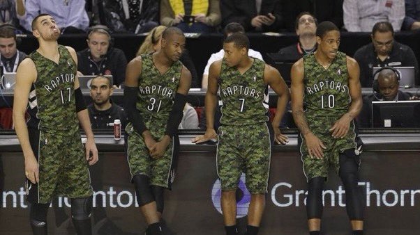 currypistonn's tweet photo. Lebron used to beat the Raptors so bad they started to try to hide from him 💀 https://t.co/iQUpHP3RWV
