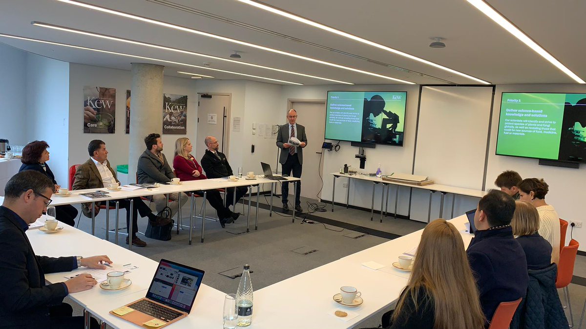 SCristanchoM's tweet photo. #VisitaAlReinoUnido🇬🇧| Con el @kewgardens venimos trabajando alrededor de la plataforma pública #ColPlanta, un catálogo en línea con información de gran valor de las especies vegetales de Colombia y su #biodiversidad. https://t.co/jET35n2JCA