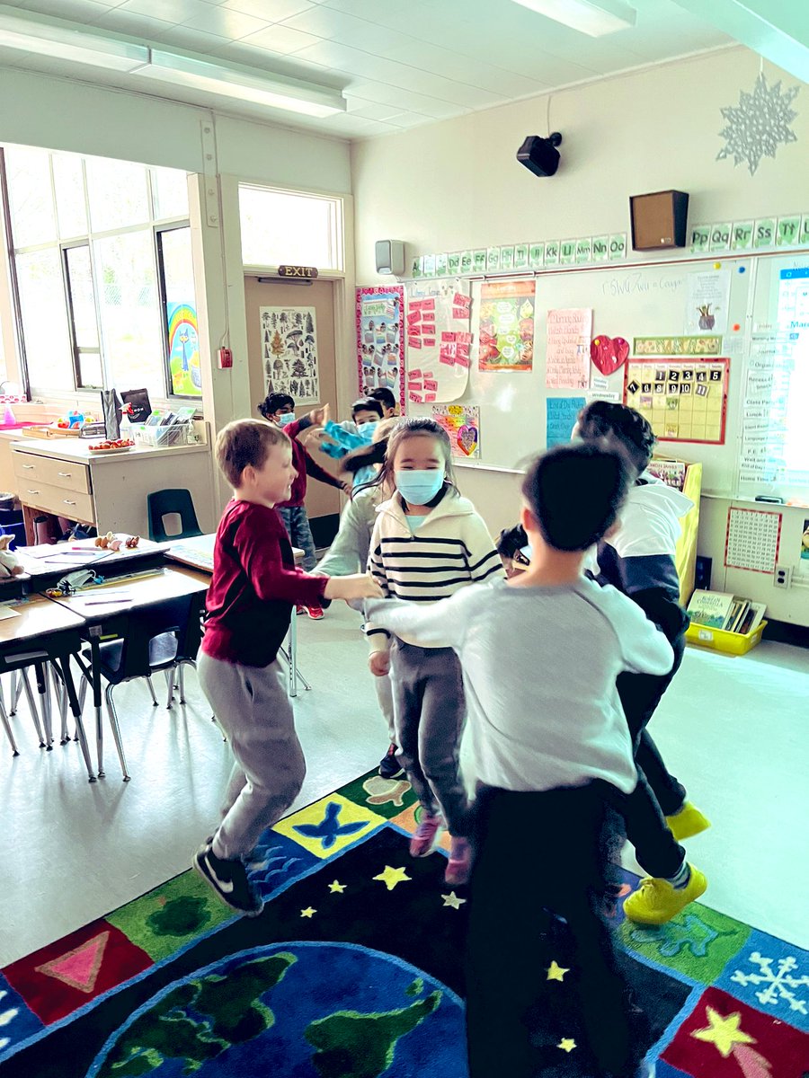 MsSpicerteaches's tweet photo. Our Norooz party was a hit! We learned about the haft-sin table from Ms. Leila, ate dates and apples, and of course had a dance party that even included a conga line! Overhead a student on their way out to recess saying “that was the best party I’ve ever been to” 🥰 https://t.co/MYSOJtrqn6