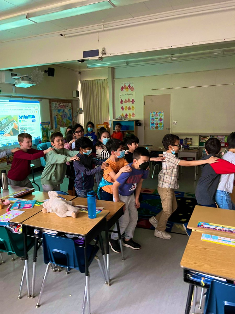 MsSpicerteaches's tweet photo. Our Norooz party was a hit! We learned about the haft-sin table from Ms. Leila, ate dates and apples, and of course had a dance party that even included a conga line! Overhead a student on their way out to recess saying “that was the best party I’ve ever been to” 🥰 https://t.co/MYSOJtrqn6