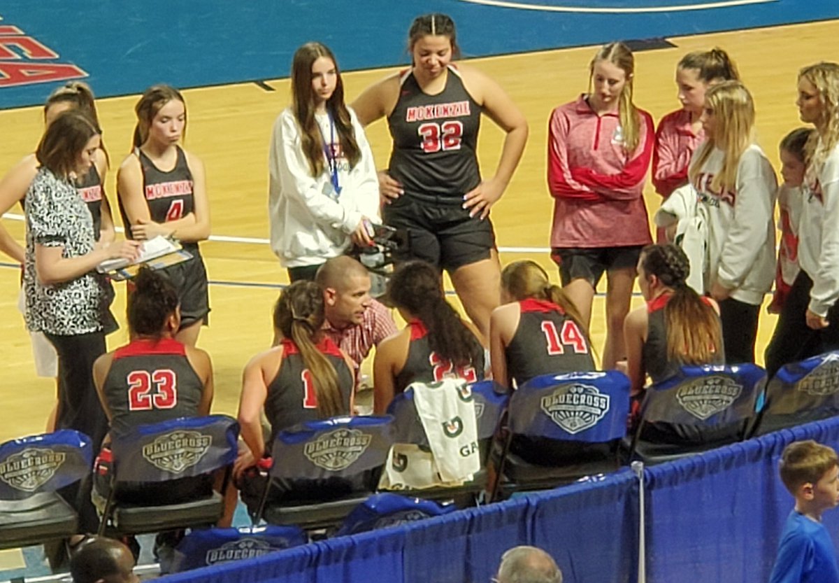 HuskerVol's tweet photo. #TennesseeGirlsHighSchoolBasketball #TSSAA #Class1A 2nd Semifinal: @MckRebelHOOPS(black) vs. @GleasonGBB(white) https://t.co/6YIOVZNsXg