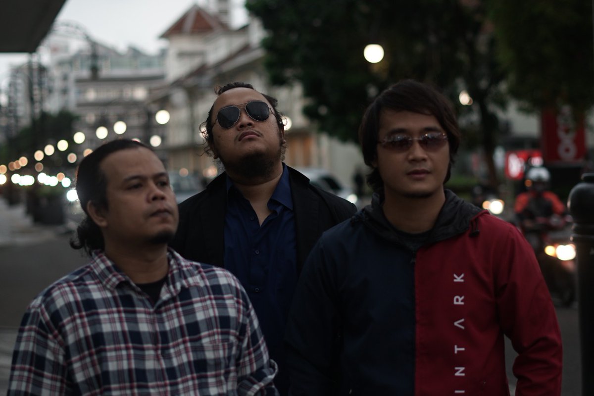 Bakal aya nu engal, lur. 

#ngagantungdibandung