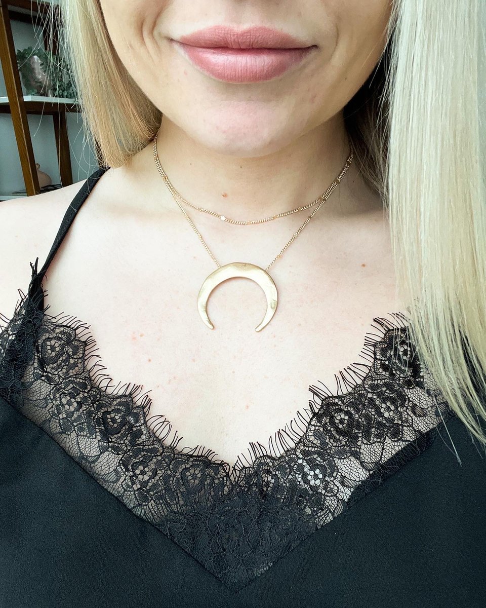silver_icing's tweet photo. Different ways to style our Many Moons Ago Necklace! Swipe until the end for Sophie's tutorial. 😍

This necklace is launching tomorrow! Don't sleep on it 😉
.
.
.
#silvericing #sipresale #silvericingstylist #shoponline #siootd #ootd #vancouverfashion #yvrfashion #gtafashion https://t.co/qUgCkAqSiL