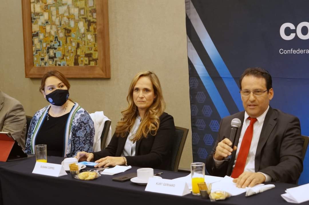 COPARMEXSON's tweet photo. Este #viernes anunciamos la #Cumbre de la Filantropía, con la cual buscamos impulsar la participación y contribuir al fortalecimiento de la cultura de la donación.
El proyecto es realizado en alianza con la #RedOSC Hermosillo,
Fundación Coppel y @caffenio
#SerCoparmex https://t.co/2ptHcbGP0c