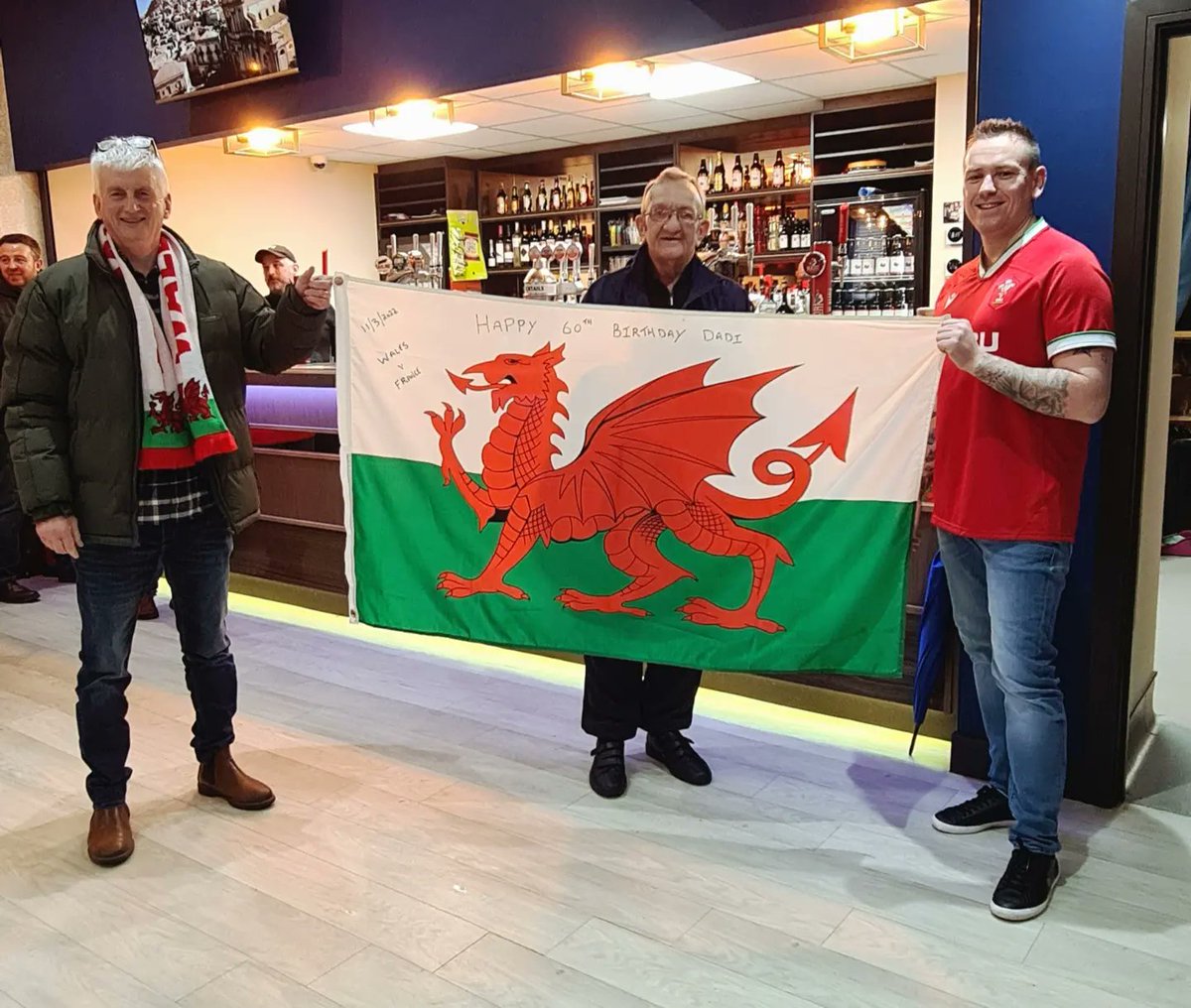 MS07OKA's tweet photo. @Nigelrefowens Happy 60th to the old man 👍 https://t.co/wEGhNxYksW