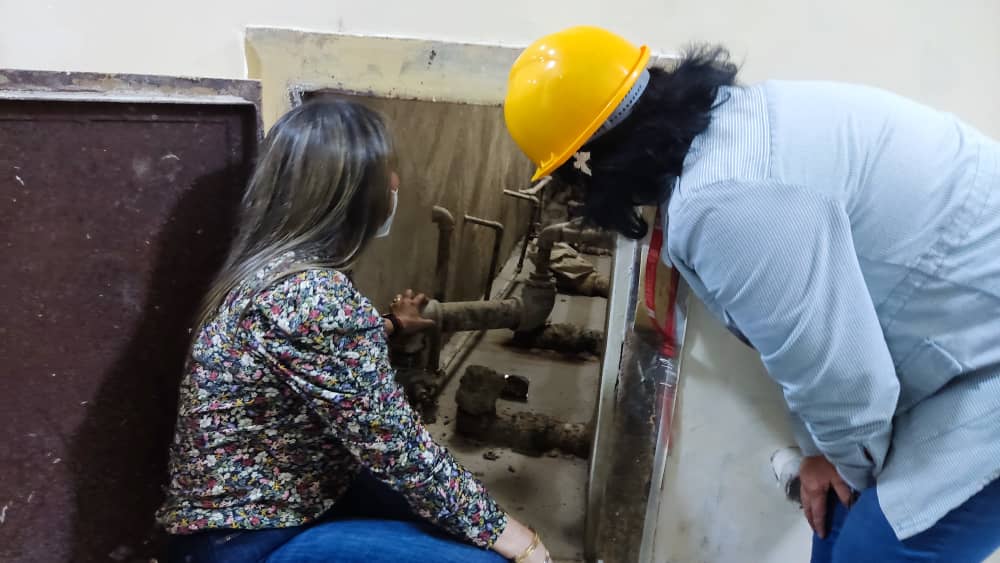 mirelct's tweet photo. #11Mar || MPPSP-FONEP Inspecciona  los avances de la rehabilitación en el  Centro de Formación Femenino del estado Aragua, mantenimiento en las áreas  de reclusión que garantizan los #DDHH de las privadas de libertad. #DiálogoEsReconciliación @NicolasMaduro @delcyrodriguezv https://t.co/hJK6heSb5b