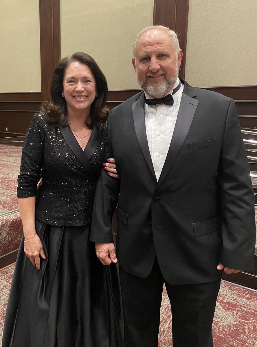 LeslieCRichard2's tweet image. Privileged to attend the Spartans Battalion JROTC Leadership Academy military ball #Leadership #OutstandingYoungPeople @JEFCOED @Jefcoed6_12  @orush2 @gonsoulinwalter @angelajw97 @lauradware @btjackson15