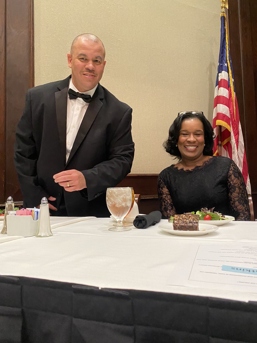 LeslieCRichard2's tweet image. Privileged to attend the Spartans Battalion JROTC Leadership Academy military ball #Leadership #OutstandingYoungPeople @JEFCOED @Jefcoed6_12  @orush2 @gonsoulinwalter @angelajw97 @lauradware @btjackson15