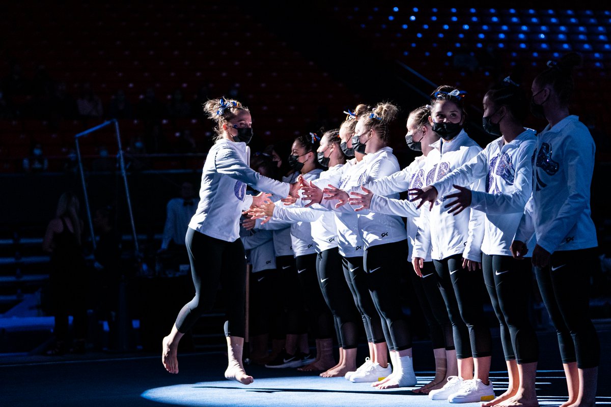 BroncoSportsGYM's tweet photo. 30 minutes out ⏰ Follow along as the Broncos take on No. 15 Arizona State and No. 1 Oklahoma ⤵️

📺 https://t.co/h8z2PiwZFs
📈 https://t.co/CHifkZqIMO

#BleedBlue | #WhatsNext https://t.co/aSv6Q1VI15