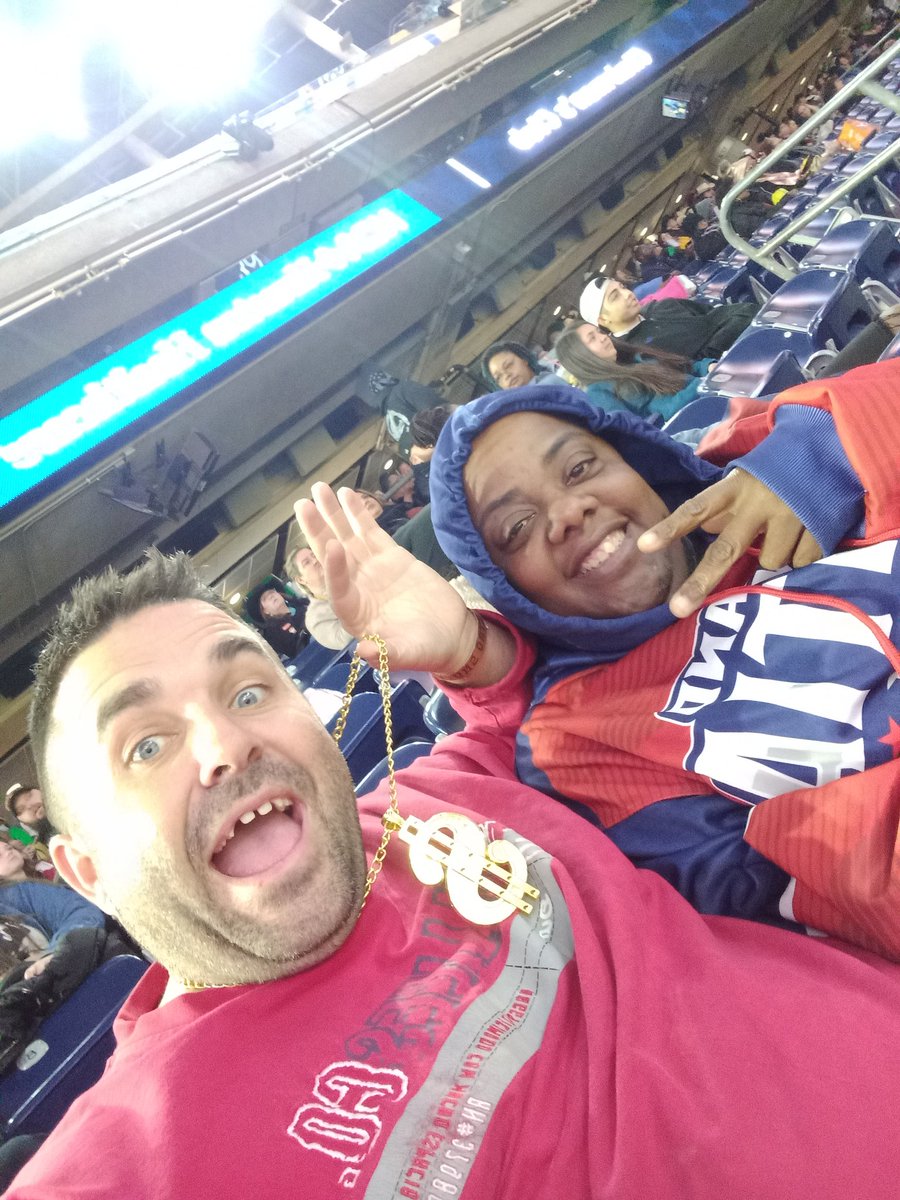 robertwseals's tweet photo. Showtime! #RODEOHOUSTON https://t.co/wlARLnkl50