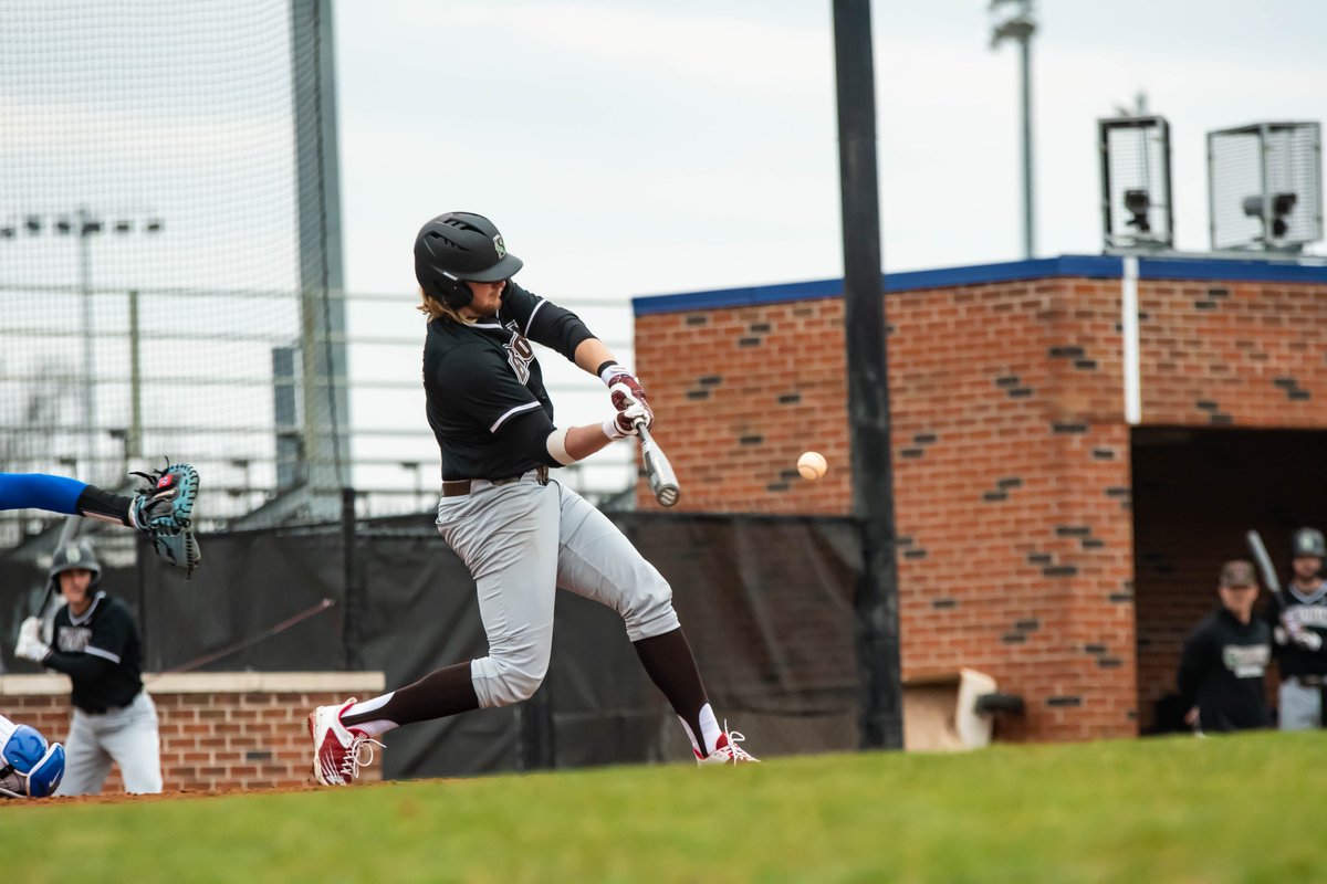 T9 | THREE-RUN blast by J Hipp makes it 12-7 Bears

Fourth, yes fourth, Brown HR of the game

#GoBruno | <a href="/BrownAthletics/">Brown Athletics</a>