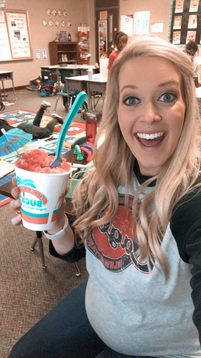LindseyRieves's tweet photo. The best Spring Break send-off! 🎉 
I am so thankful for great administrators and an awesome leadership team! 
Baby girl loves the sweet treat! 🤰🍧 @aprilamoney #eseSOAR @HumbleISD_ESE https://t.co/4bQW43SRIu