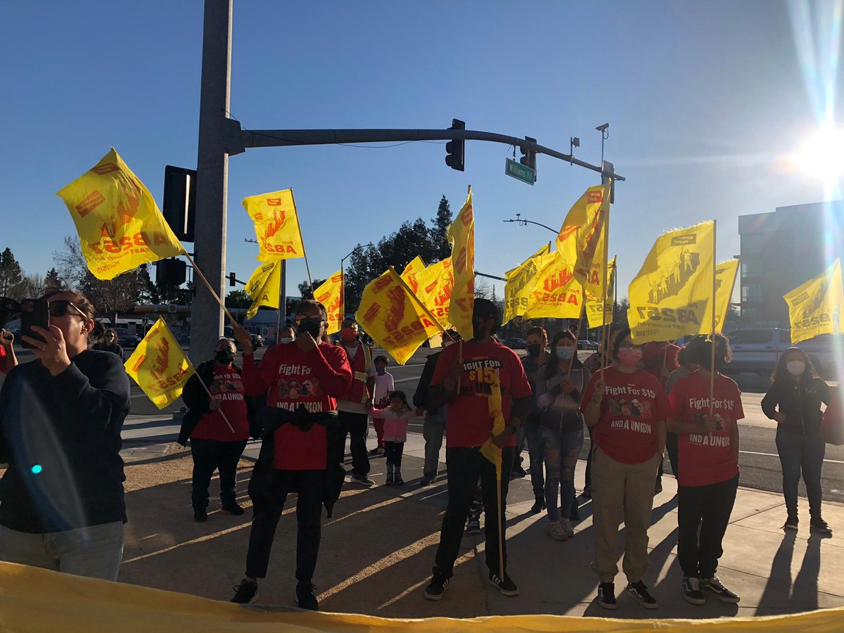 CAFFWUnion_SP's tweet photo. This comes during @CA_DIR's and 61 organizations #WorkerWeekofAction to understand rights related to workplace health & safety, retaliation, and worker leave and pay benefits.
We know our rights.
We're on strike to demand justice at @Subway!
#SemanaDeAcciónDelTrabajador https://t.co/2MKqLzSHqF