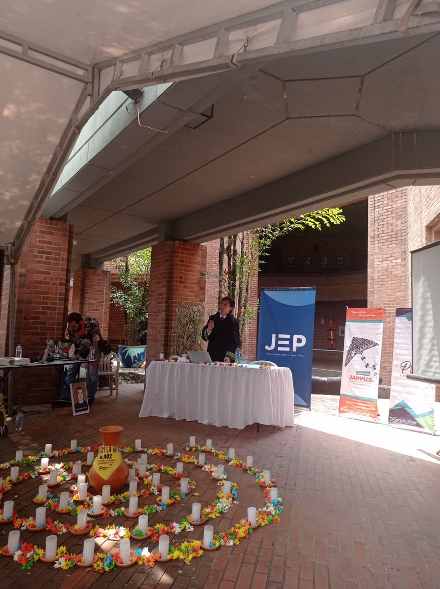 Hoy las familias de las víctimas de ejecuciones en #Valle presentaron ante la <a href="/JEP_Colombia/">Jurisdicción Especial para la Paz</a> su informe y explicaron quienes eran las víctimas en su cotidianidad, en su entorno social y, además la marca que deja su ausencia.