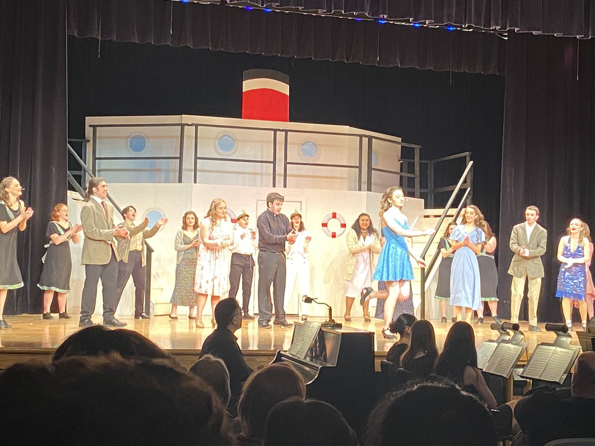 Amazing opening night of Anything goes <a href="/sullivanwesths/">Mark Plescia @SullivanWestHS</a> great talent on that stage ❤️