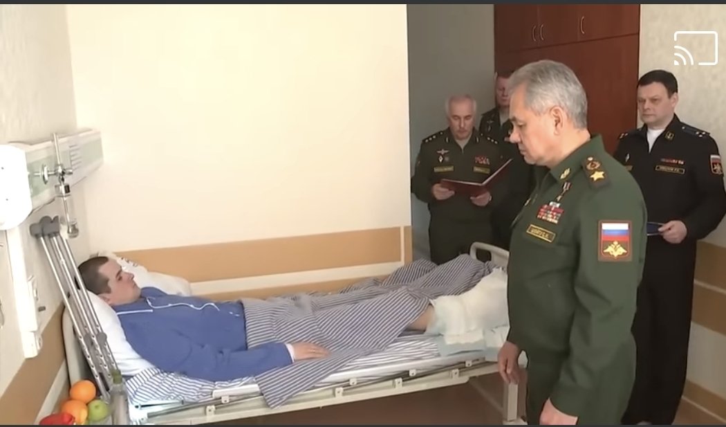 Военной операции по защите. Российские солдаты в госпитале. Раненый военнослужащий.