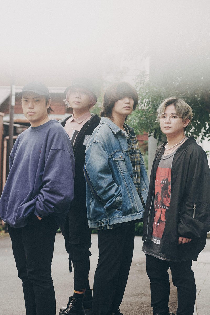 sensajp's tweet photo. 【PICK UP!】
ユアネス、初のフルアルバム『6 case』で辿り着いた「2.5次元バンド」という個性。バンドとネットシーンの中間に立つ存在として

🔗https://t.co/kSaiXOpgJ5

#インタビュー #ユアネス #6case #SENSA https://t.co/vZCT3dhD3u