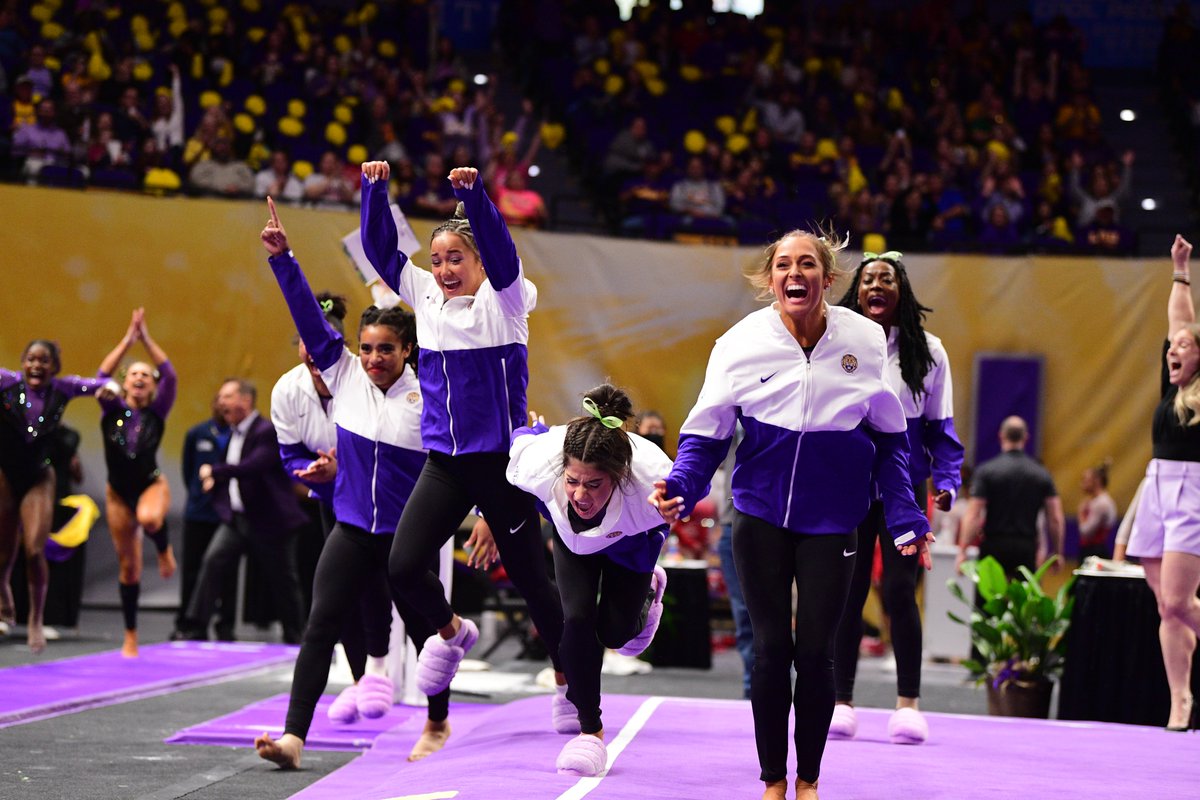 LSUgym's tweet photo. ICE COLD STICKS FOR EVERYONE 🥶 https://t.co/2hFkvmOXzV